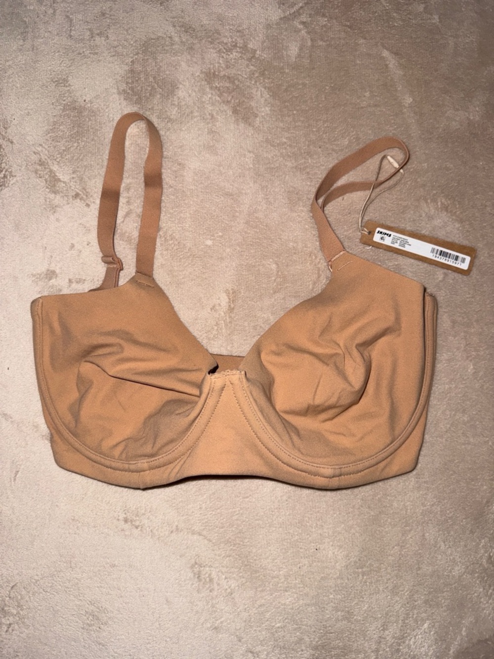 NWT SKIMS FITS EVERYBODY UNLINED DEMI BRA 32DDDD